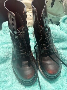Dr. Martens 1460 Blk/Cherry Red, Genuine Leather, Distressed Design, Sz 6 - Wome
